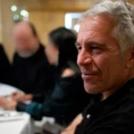 یوٹیوب نے فری صارفین کے لیے بیک گراؤنڈ ویڈیو چلانے کی سہولت ختم کر دی۔